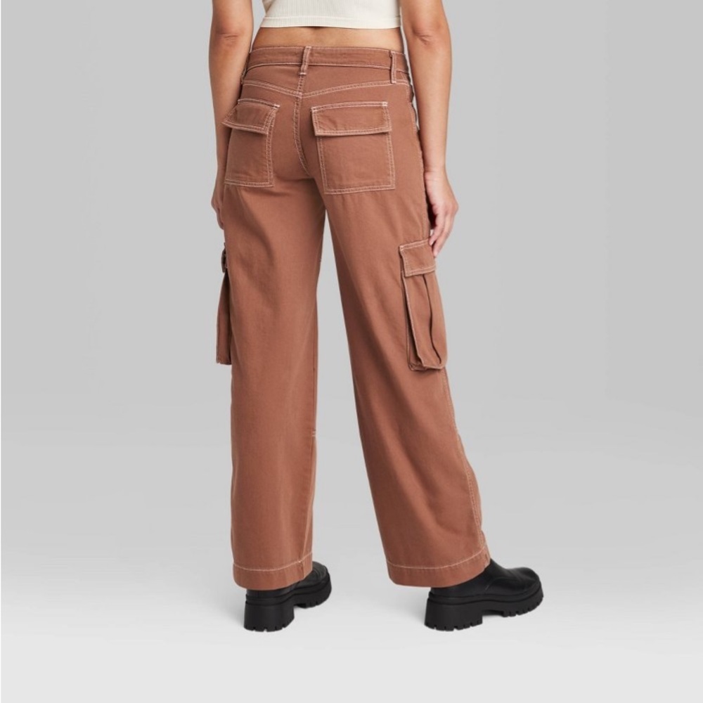Women's Mid-Rise Cargo Baggy Wide Leg
Utility Jeans - Wild Fable Brown Wash - Picture 3 of 5